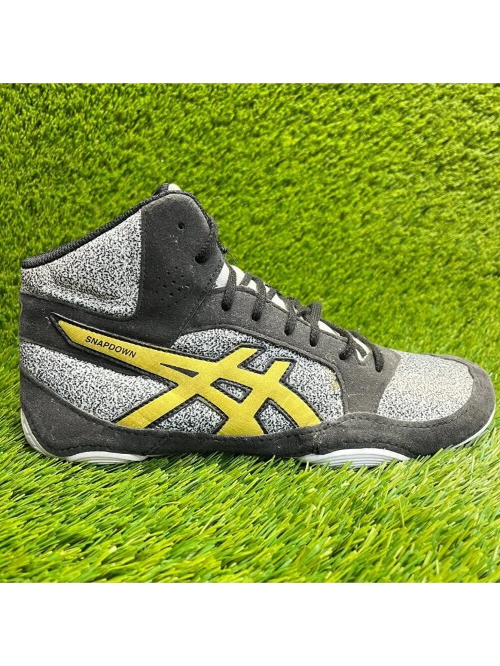 Asics SnapDown 2 Mens Size 9 Gray Black Gold Athletic Running Wrestling Shoes